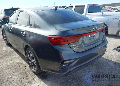 2021 Kia Forte Lxs z USA, uszkodzony, nr VIN 3KPF24AD9ME413853
